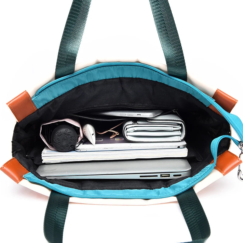 Mochila de Viaje Elegante para Mujer Impermeable | Gran Capacidad y Estilo Moderno