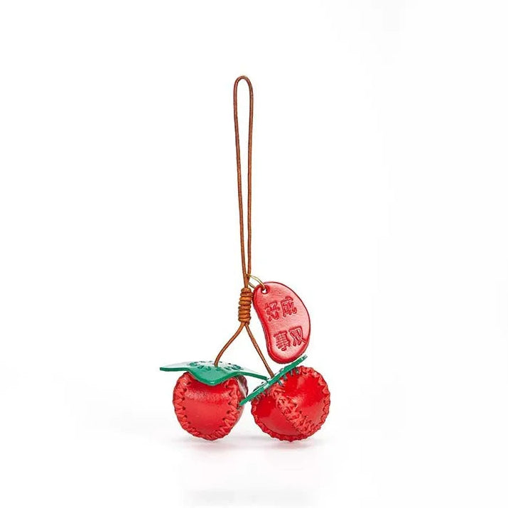 Charm de Cuero en Forma de Caqui – Estilo Natural y Detalle Exclusivo