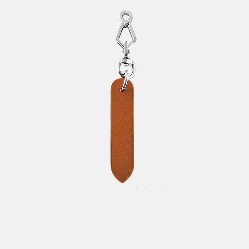 Charm con Aro Plateado (6.5 cm) – Estilo Moderno y Sofisticación Atemporal