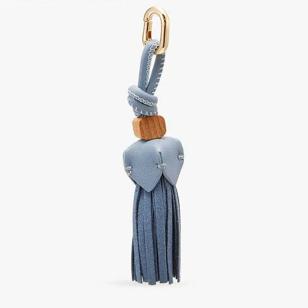 Charm Azul de Cuero para Bolso – Elegancia y Distinción en Cada Detalle